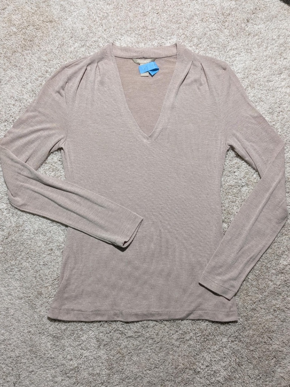 BANANA REPUBLIC Beige V-Neck Pleated Shoulder Long Sleeve Top